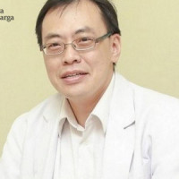 dr. Santoso Chandra, Sp.PD-KGH Profile Photo