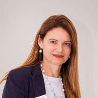 Dr. Larissa Schindler Profile Photo